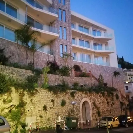 Minerva Luxury Town Center , Pool And Parking * Taormina