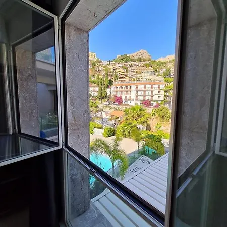 Minerva Luxury Town Center , Pool And Parking Apartment