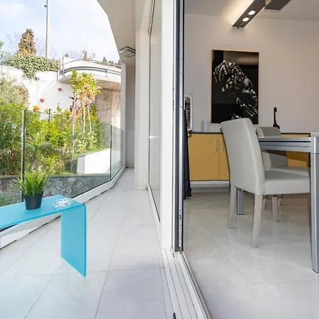 Minerva Luxury Town Center , Pool And Parking Apartment
