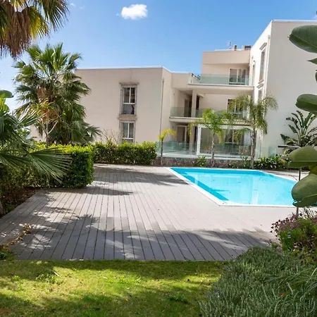 Minerva Luxury Town Center , Pool And Parking Apartment