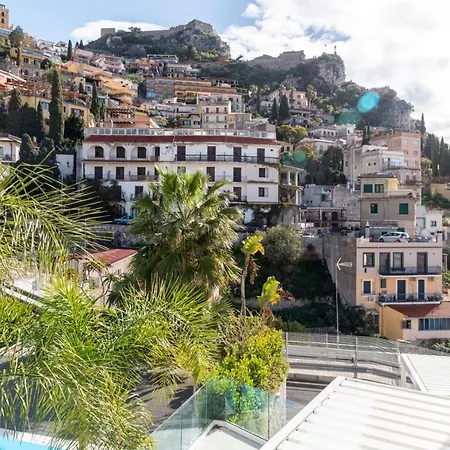 Apartment Minerva Luxury Town Center , Pool And Parking
